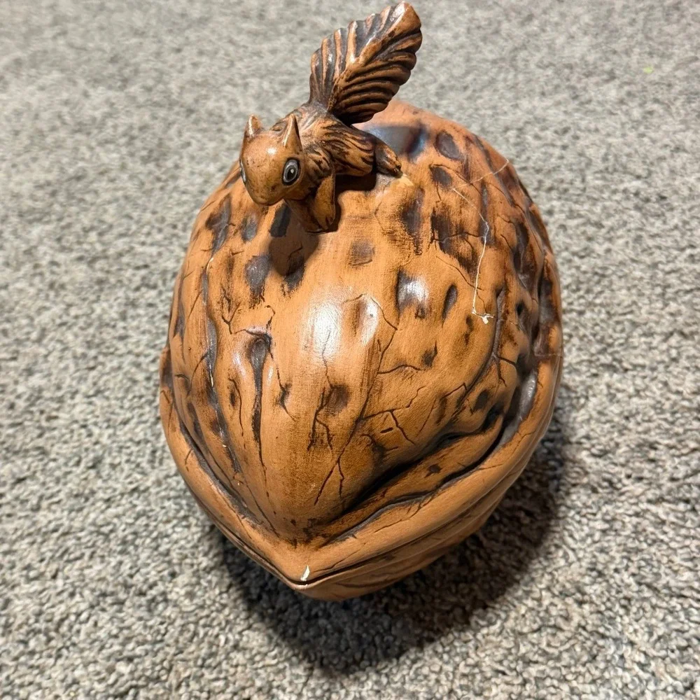 Vintage Walnut Squirrel Covered Dish Candy Nut‎ Bowl Ceramic 1974 Signed